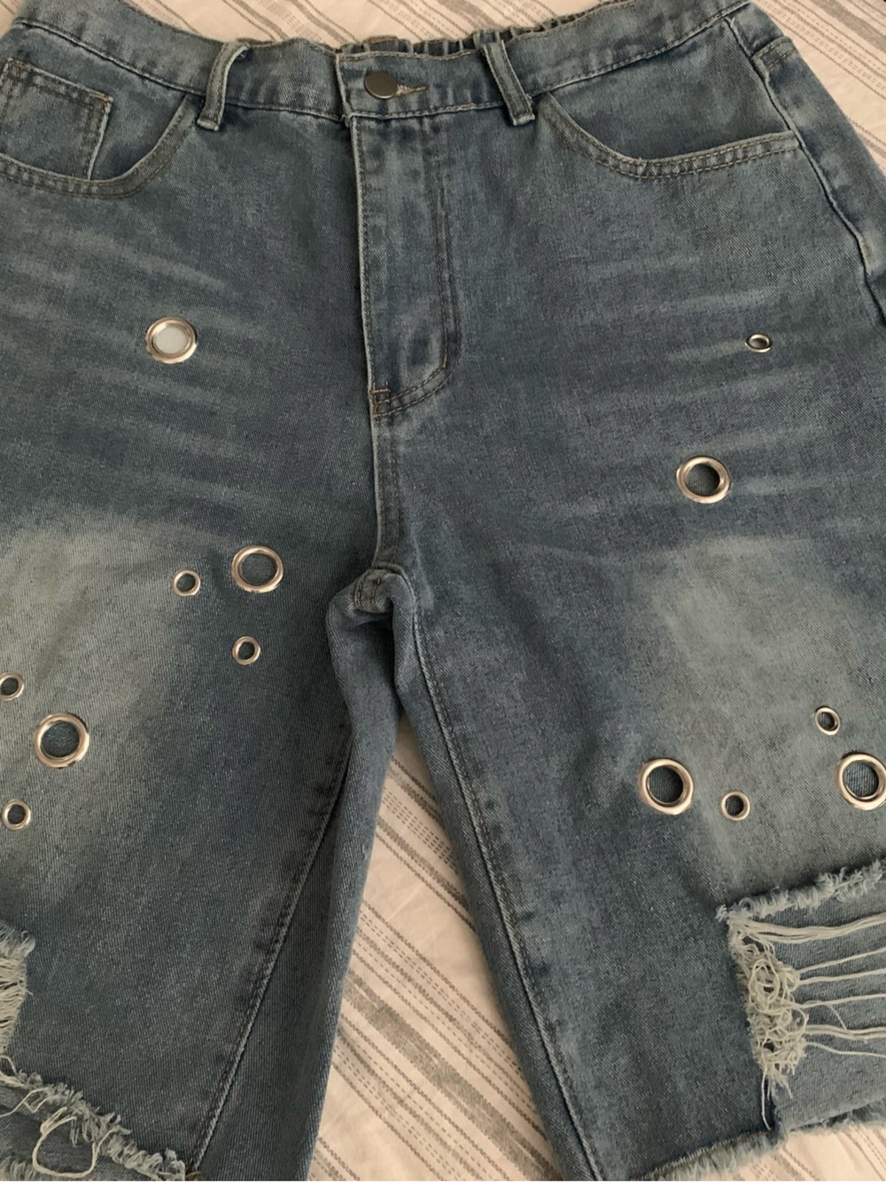 Grommet Distressed Denim Bermuda SHORTS